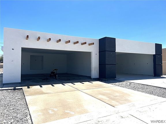 2nd image of 186 Palm Avenue