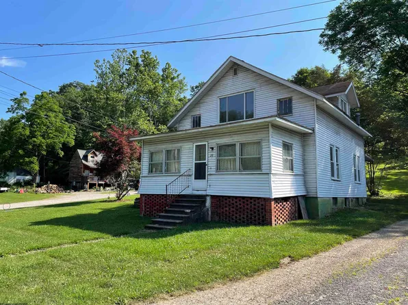 29 Main St, Albright, WV 26519