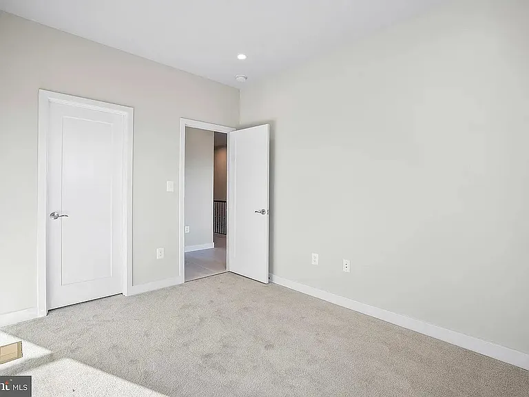 2520 Elvans Rd SE — Photo 17