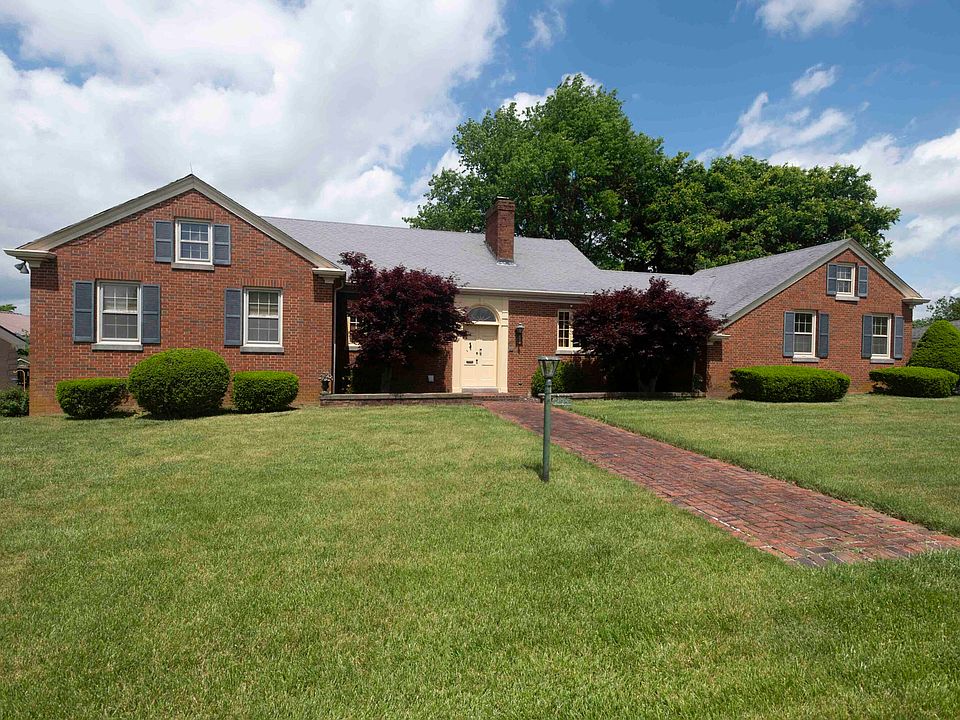 2nd image of 209 Shawnee Trl