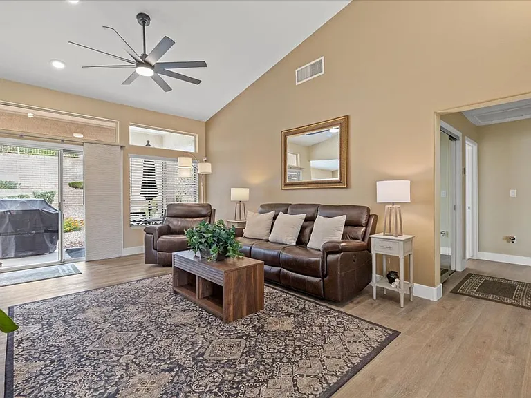 2705 Valley Downs Dr — Photo 7