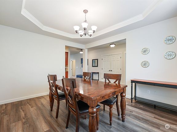 4th image of 4042 61st Court SW
