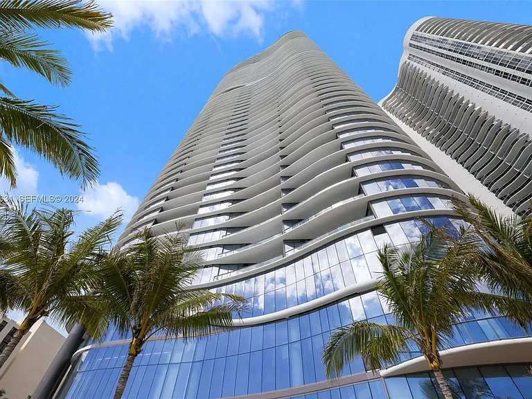15701 Collins Ave #2103 — Photo 29