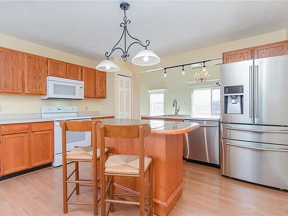 5th image of 17 Sunset Ct