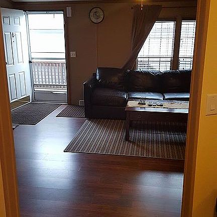 Large and bright living room