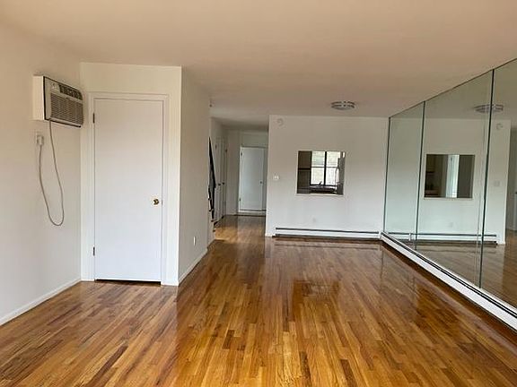 5th image of 51 Bayview Ave #B