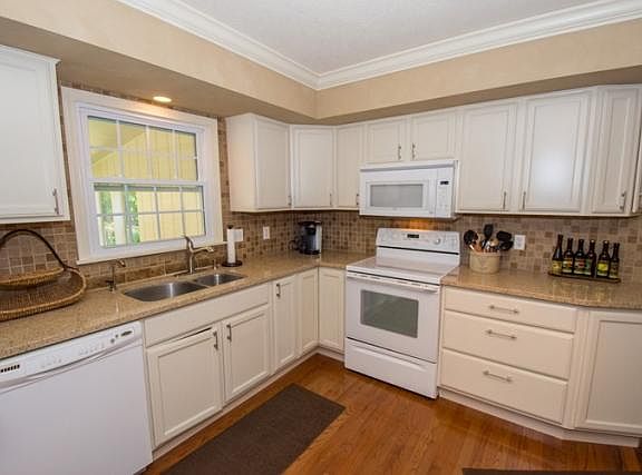 4th image of 53195 Haddington Dr
