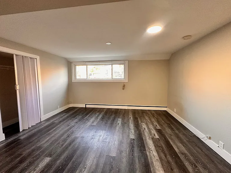 142 4th Ave #1B — Photo 4