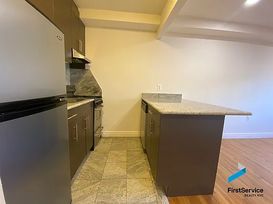 Rented by FirstService Realty (legacy) | media 10