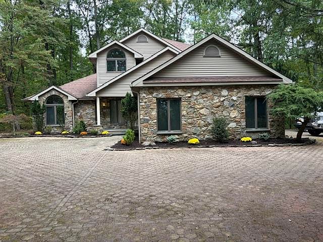 1st image of 229 Kromer Rd