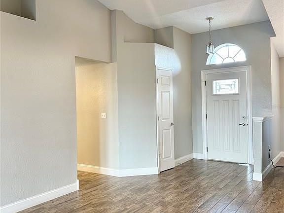 3rd image of 3205 Merlot Dr