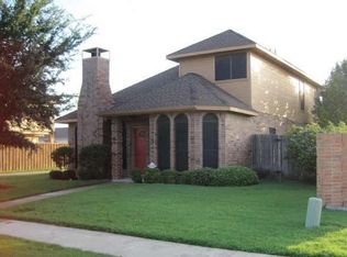 900 Kathryn Dr, Lewisville, TX 75067