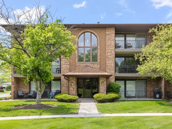 8810 W 140th St #212, Orland Park, IL 60462