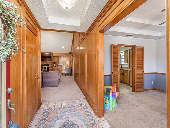 3rd image of 4205 Lakehill Dr