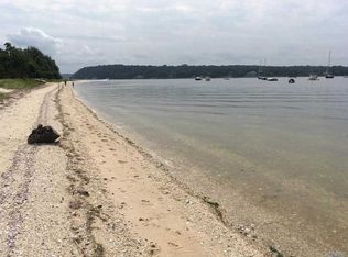 Montecito Dr, Oyster bay, NY 11771