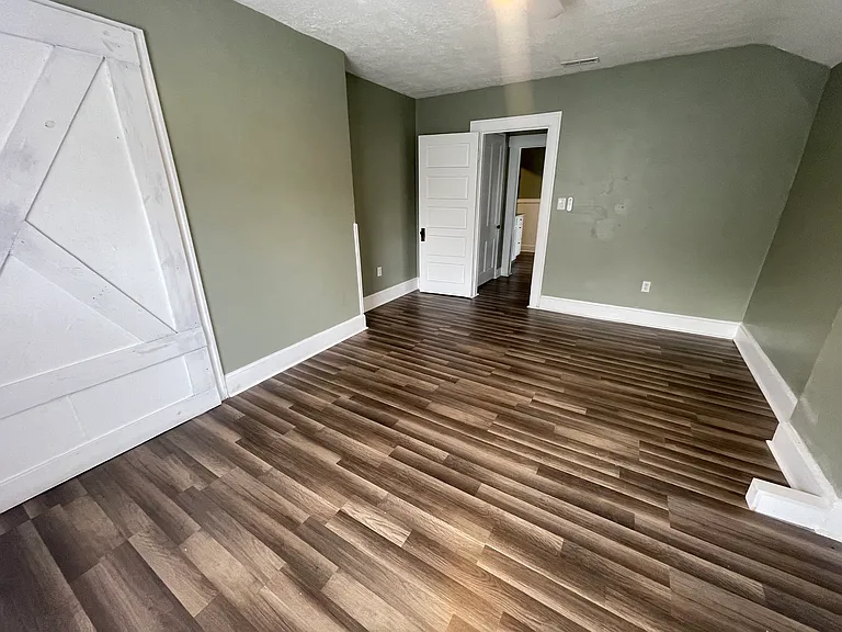 50 N Collier St #50 — Photo 4