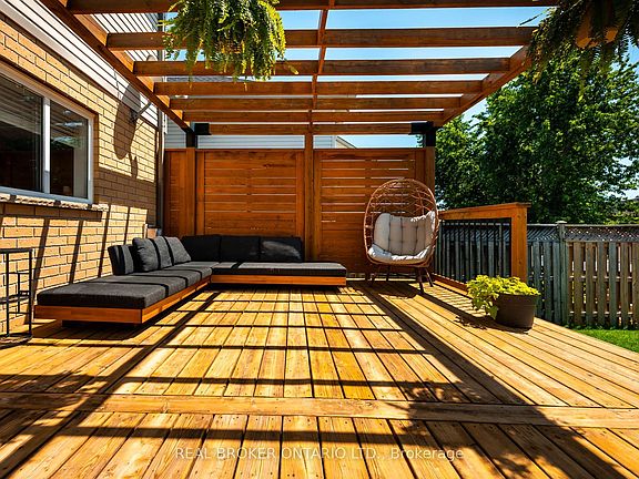 5th image of 83 Biscayne Cres