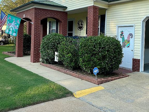 3rd image of 95 Asbury Dr