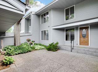 2656 Mackubin St, Roseville, MN 55113