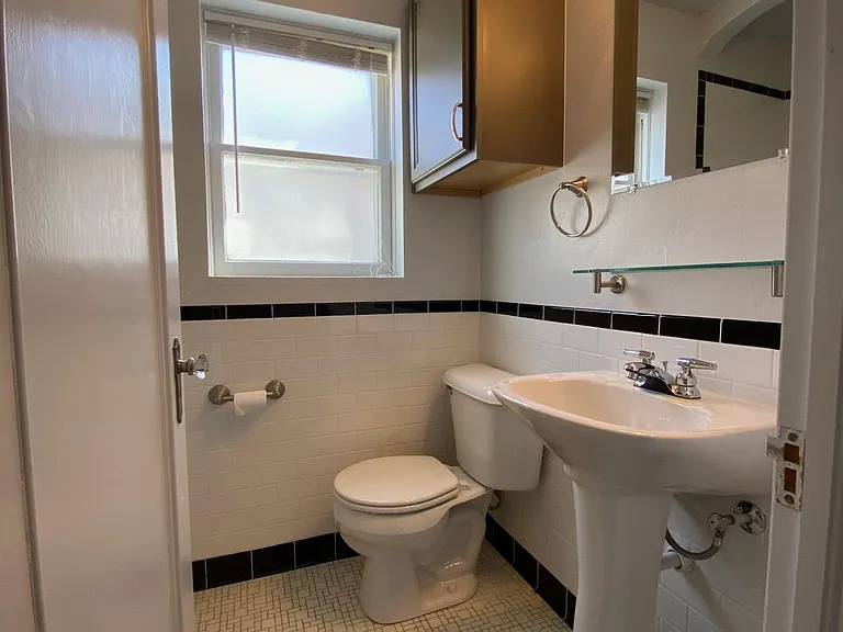 2519 N Harvey Ave — Photo 8