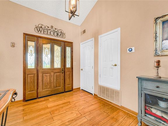 5th image of 23023 Garzota Dr
