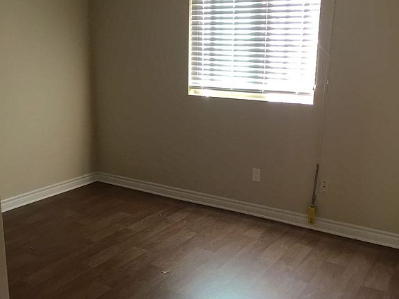 3rd image of 2140 Kearney Ave APT 04