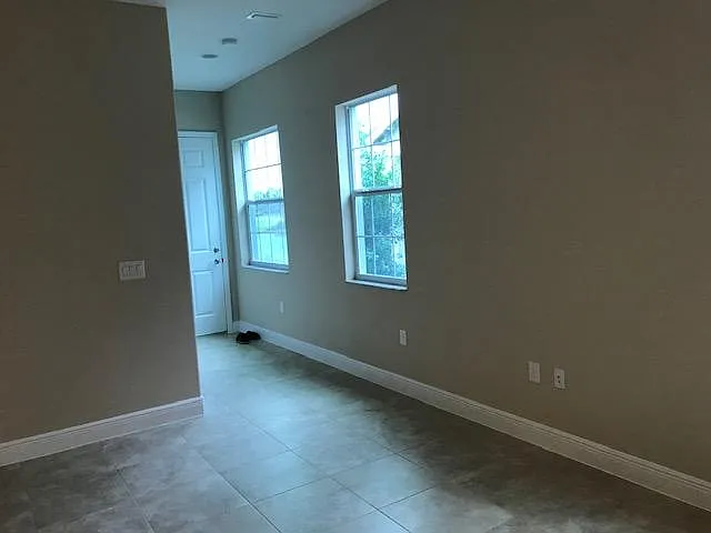 4978 Sprint Cir — Photo 3