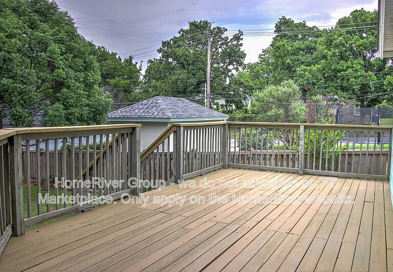 1531 E 20th St — Photo 28