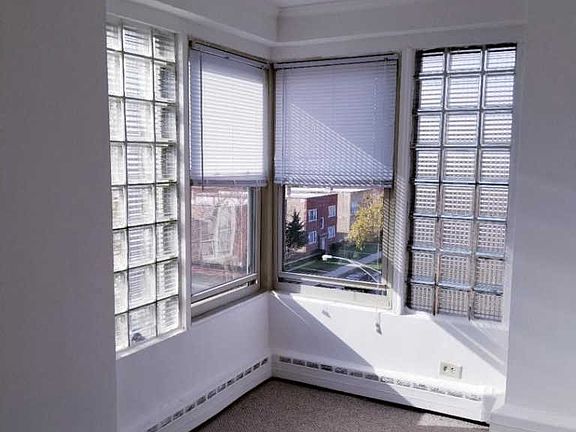 3rd image of 2620 W Berwyn Ave APT 204