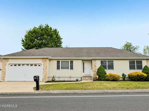 92 Birch Street, Beachwood, NJ 08722