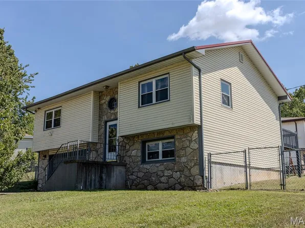 121 Lee Dr, Saint Robert, MO 65584