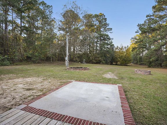 3rd image of 2466 Norway Rd