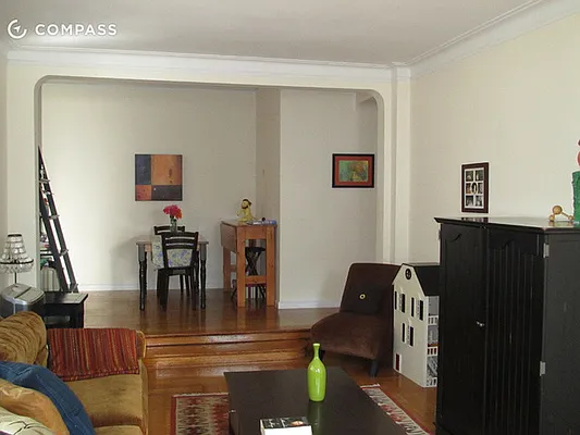 Rented by Compass | media 9