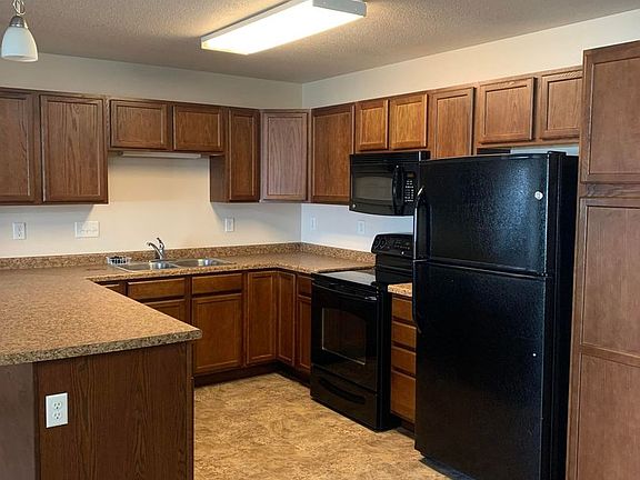 5th image of 2055 Dakota Dr N #108