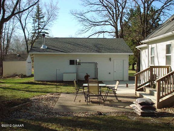 5th image of 303 Miltona Ave
