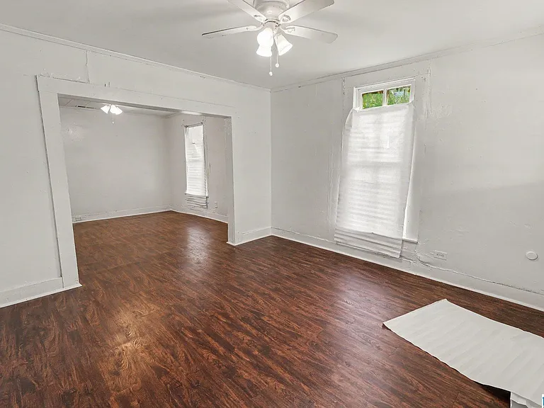 220 Avenue Z — Photo 3