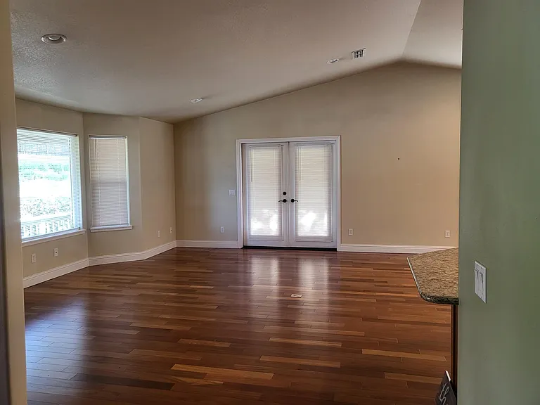 159 SE Aztec Ct — Photo 27