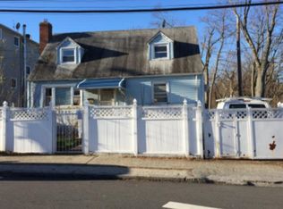 3824 Little Neck Pkwy, Little Neck, NY 11363