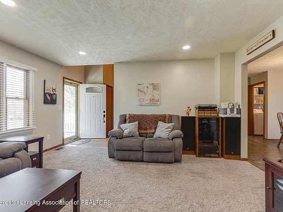 4th image of 110 W Herbison Dr