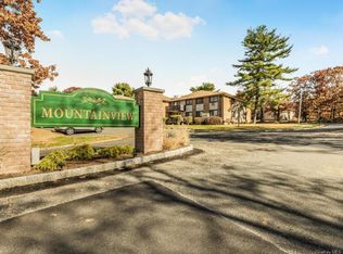 70 Sierra Vista Ln, Valley Cottage, NY 10989