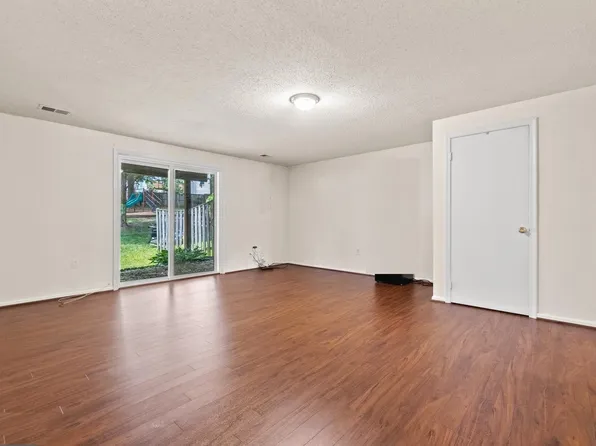 13982 Gunners Pl, Centreville, VA 20121