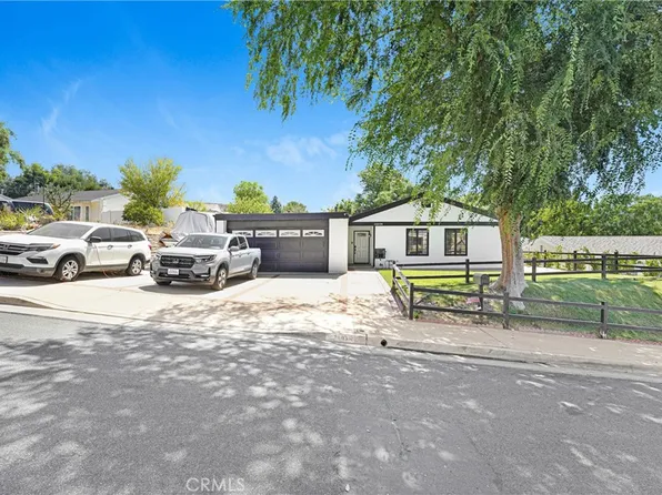 28038 Lakehurst Ave, Santa Clarita, CA 91351