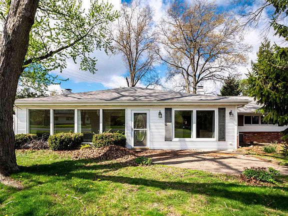 3rd image of 508 W Teton Dr