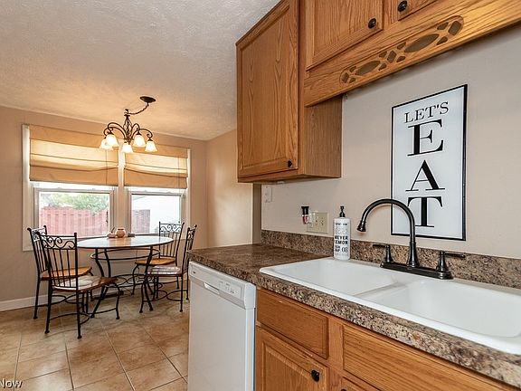 4th image of 7401 Kingston Ct