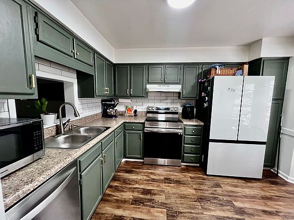 3rd image of 4533 Marlwood Way