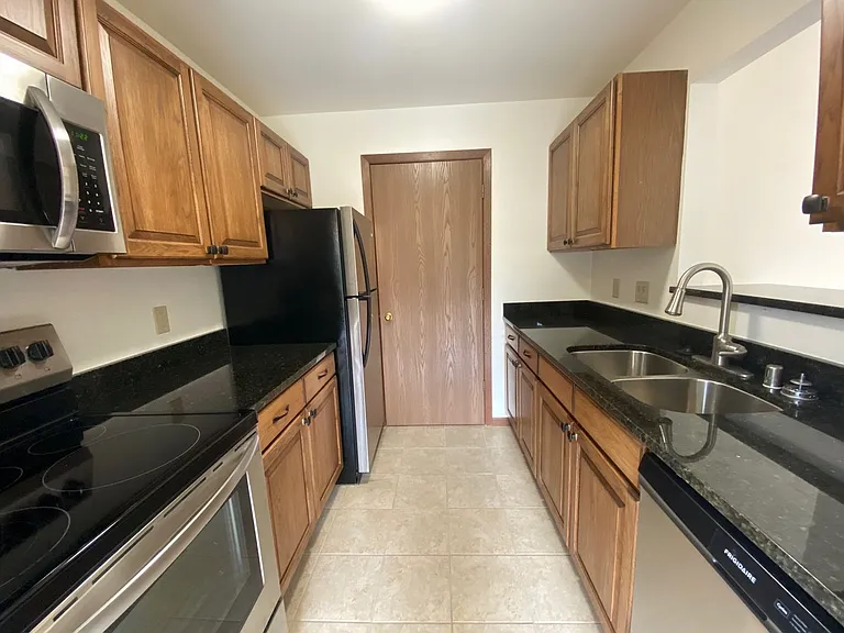 High Point Commons Apartments — Photo 136