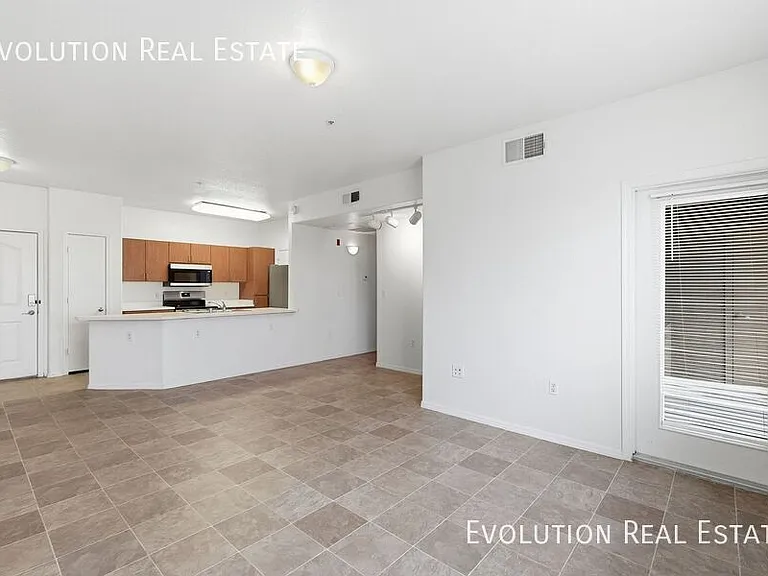5302 E Van Buren St #3019 — Photo 8