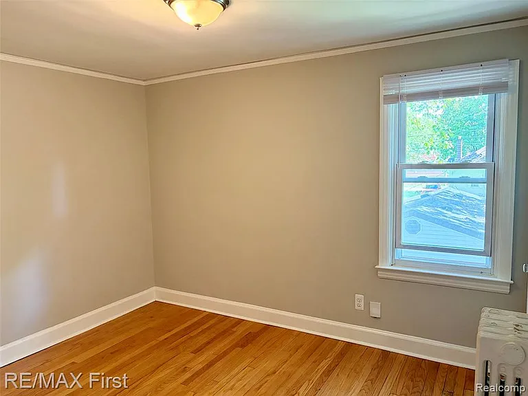 383 W Chesterfield St — Photo 6