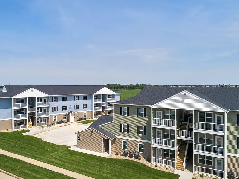 The Legends Apartments | Specials Available — Photo 9
