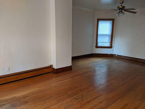 2nd image of 3630 W Cornelia Ave